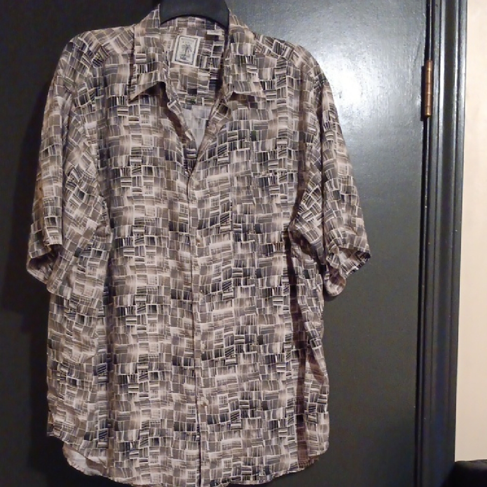 Men's Black and Gray Patterned Shirt
